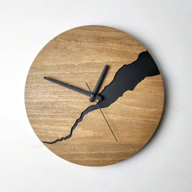 The Cracking Clock